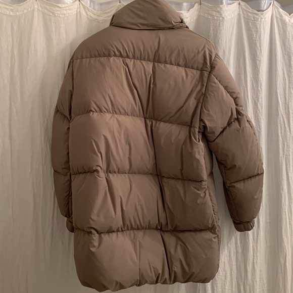 Aritzia Mega Puff Mid in Modern Taupe Size 1 - Picture 9 of 9